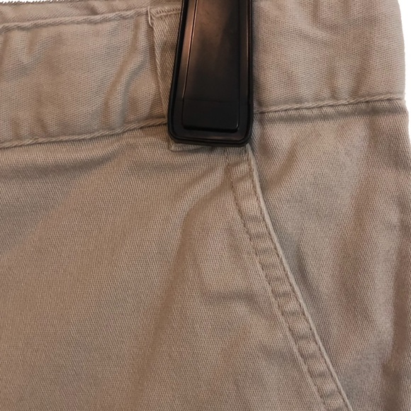 Khaki Shorts Size 16.5 - Picture 3 of 10